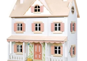 Casuta coloniala de papusi, din lemn premium